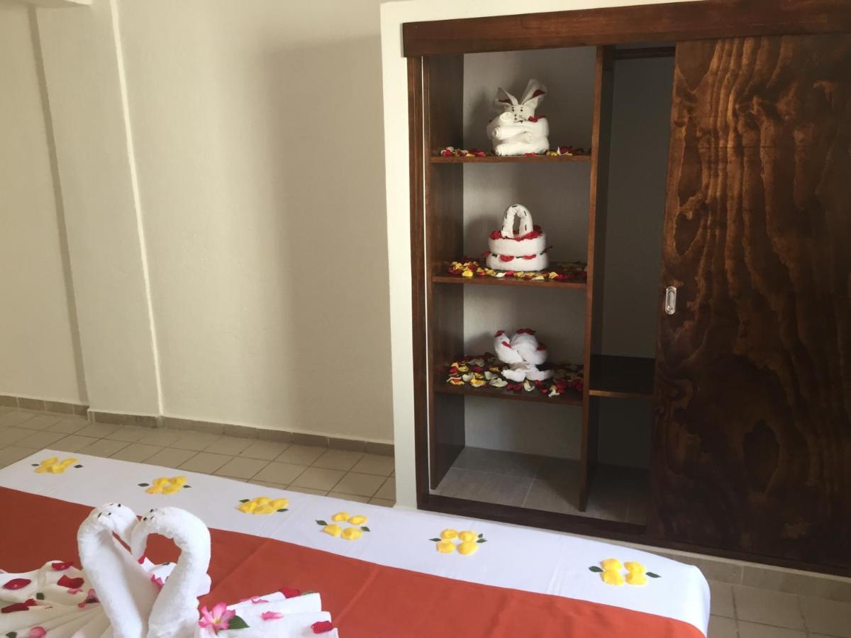 Departamentos Lalo Apartment Сиуатанехо Екстериор снимка