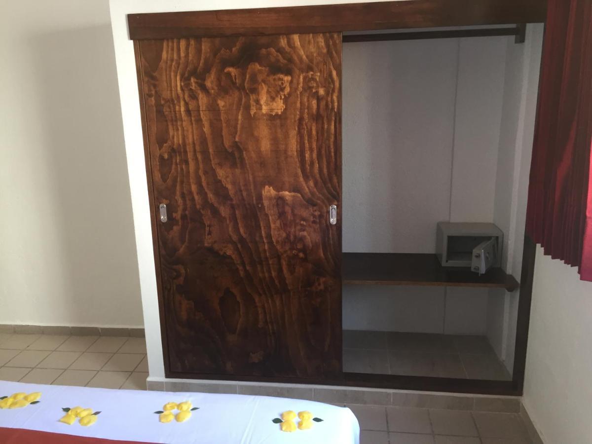 Departamentos Lalo Apartment Сиуатанехо Екстериор снимка