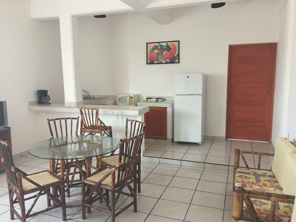 Departamentos Lalo Apartment Сиуатанехо Екстериор снимка