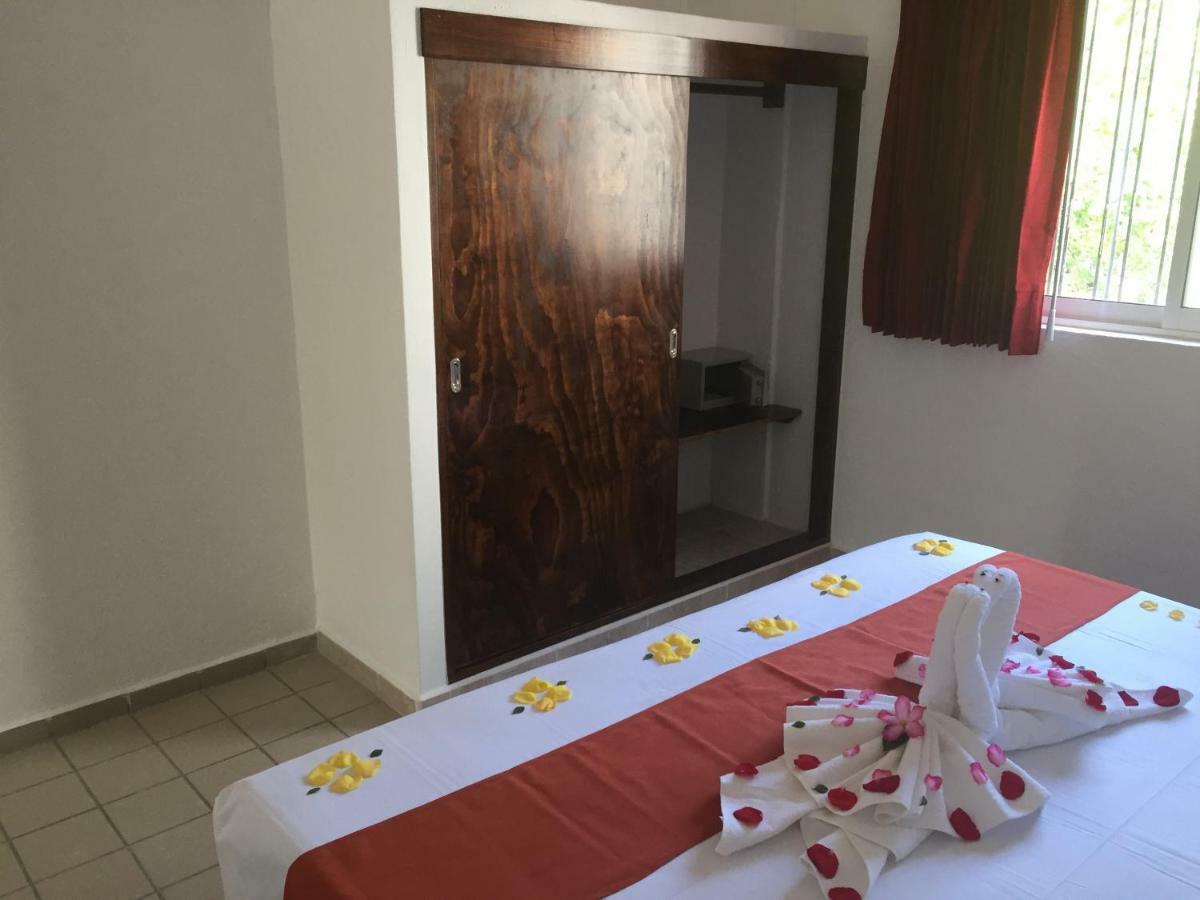 Departamentos Lalo Apartment Сиуатанехо Екстериор снимка